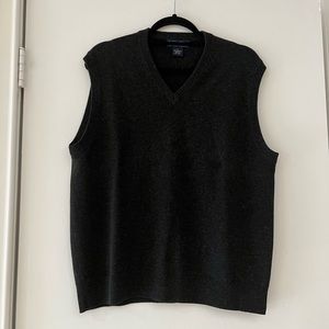 Brooks brothers men’s cashmere vest in charcoal gray in excellent condition